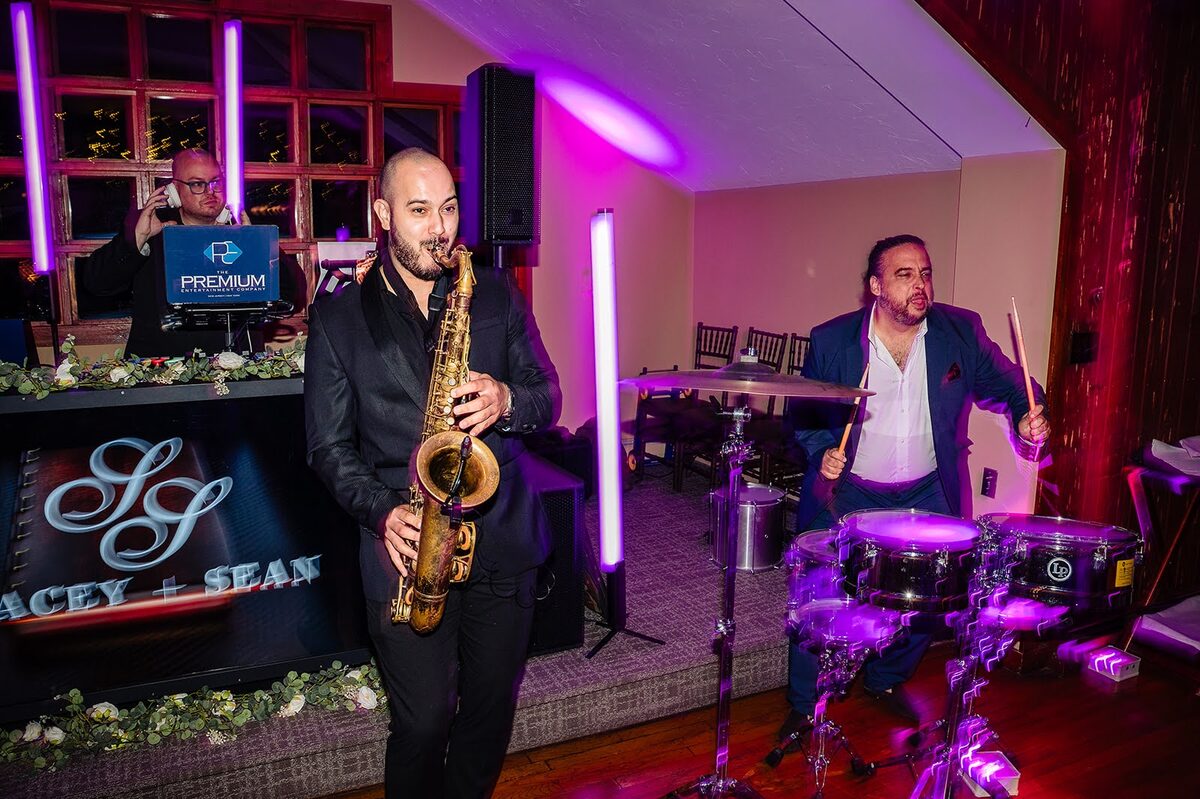 Wedding entertainment at Stroudsmoor by Wedgewood Weddings — photo 7