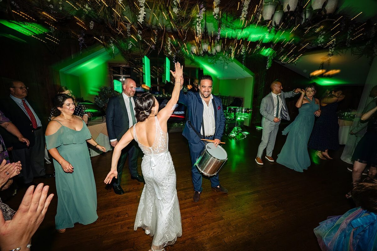 Wedding entertainment at Stroudsmoor by Wedgewood Weddings — photo 8