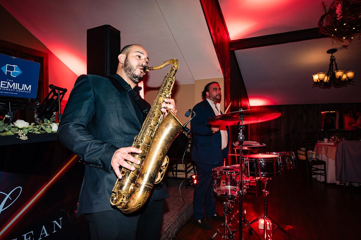 Wedding entertainment at Stroudsmoor by Wedgewood Weddings — photo 9