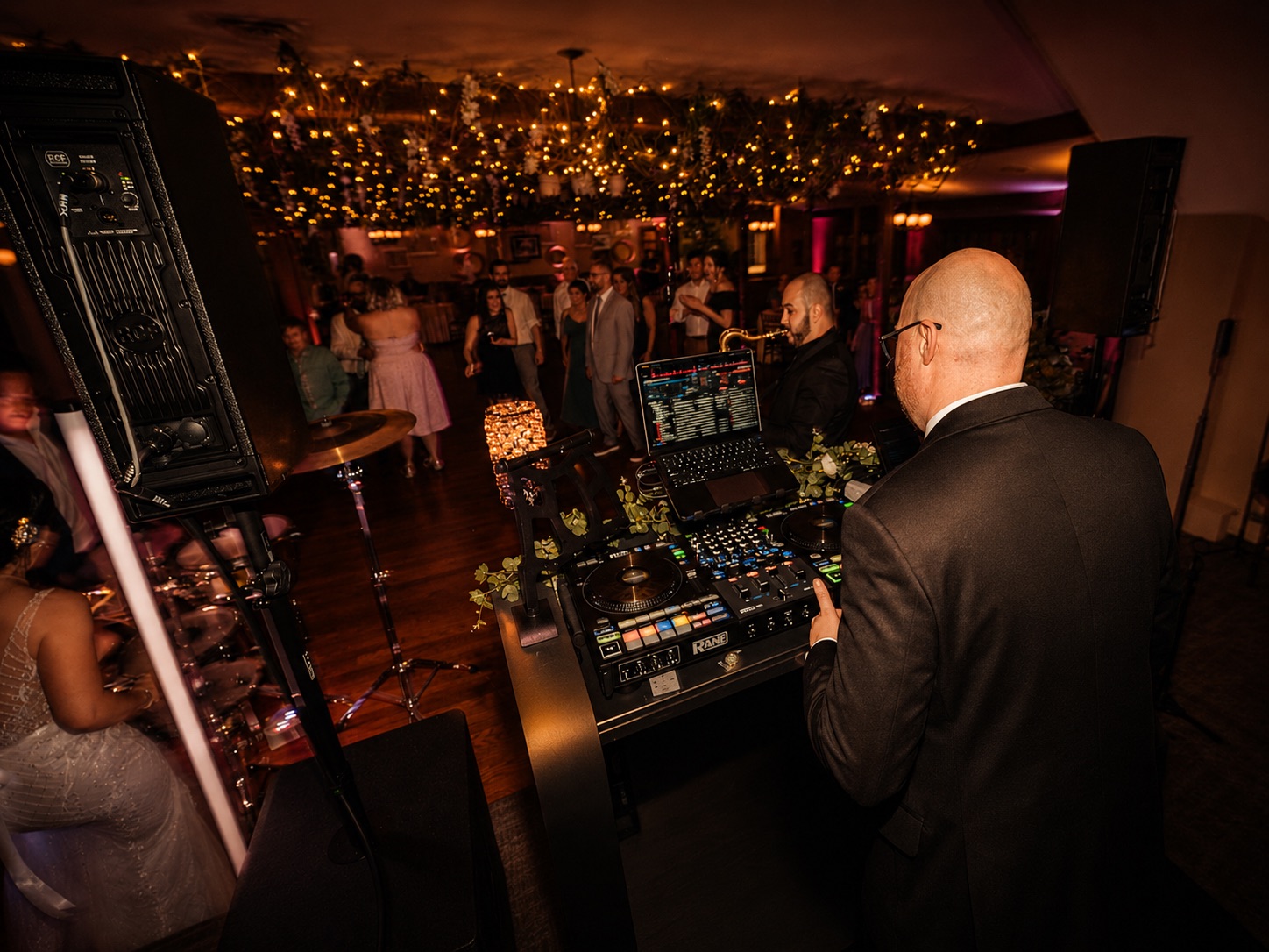 Wedding entertainment at Stroudsmoor by Wedgewood Weddings — photo 5